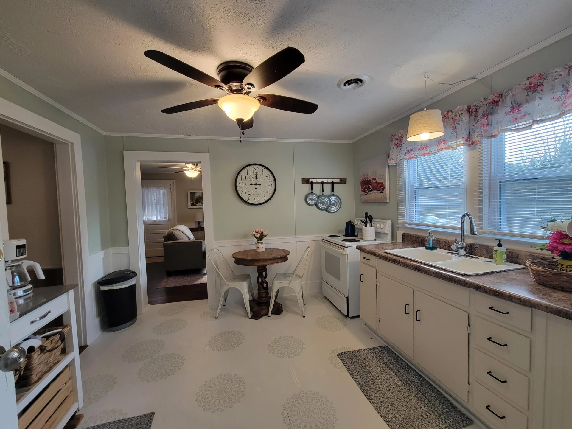 390 Riverbrook RD - Photo 11