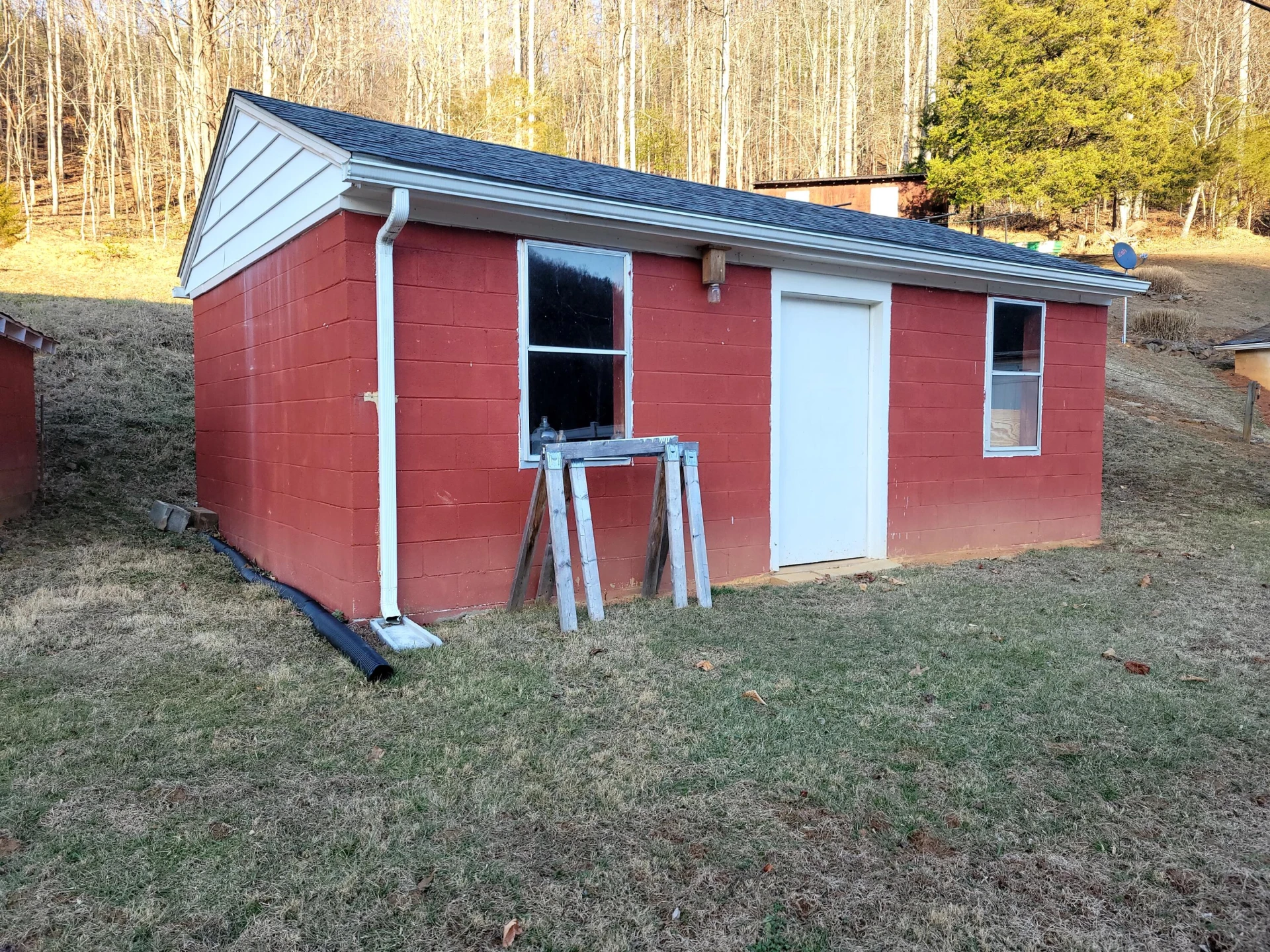 390 Riverbrook RD - Photo 35