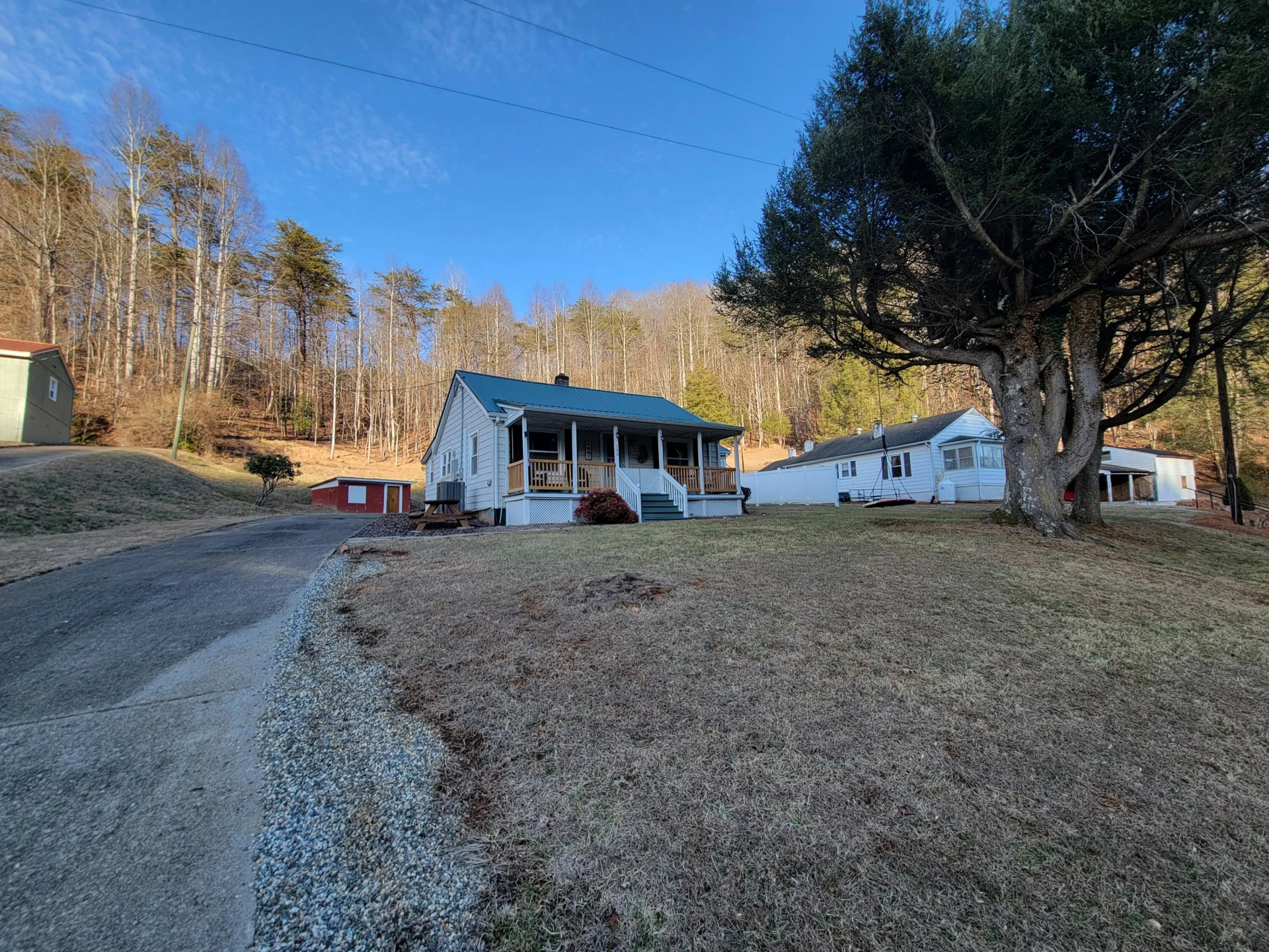 390 Riverbrook RD - Photo 5