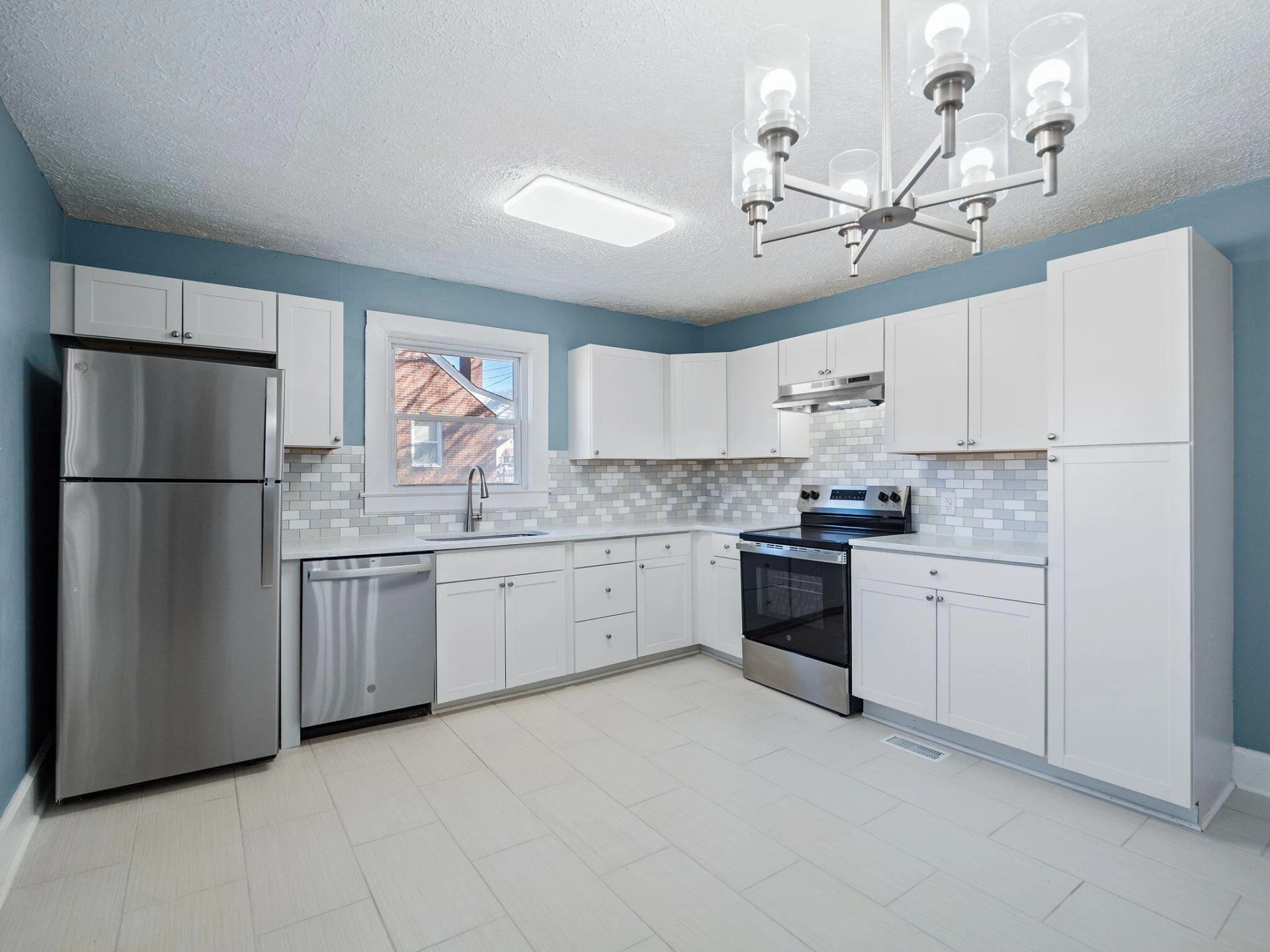 218 E John Redd BLVD - Photo 11