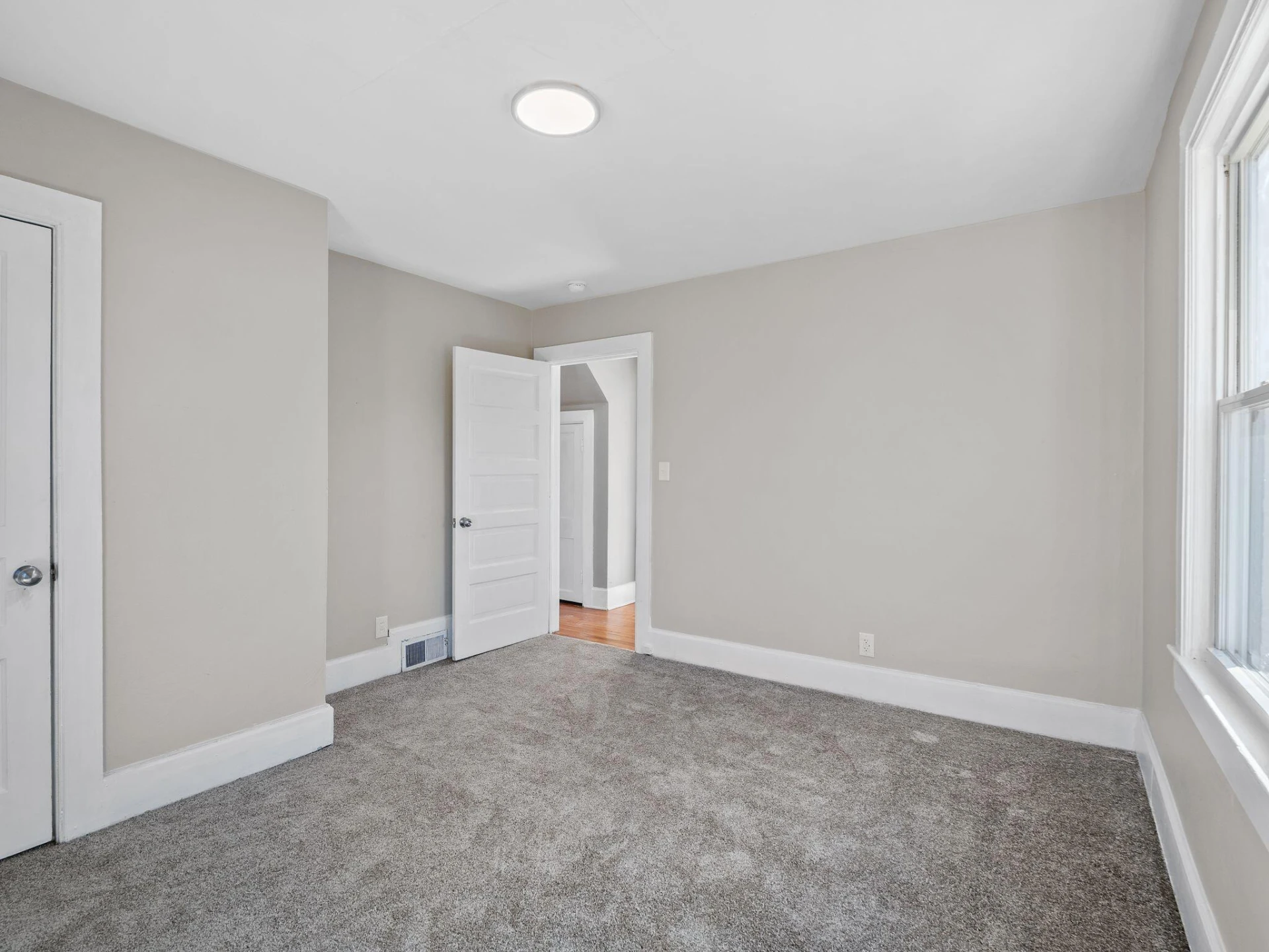 218 E John Redd BLVD - Photo 15