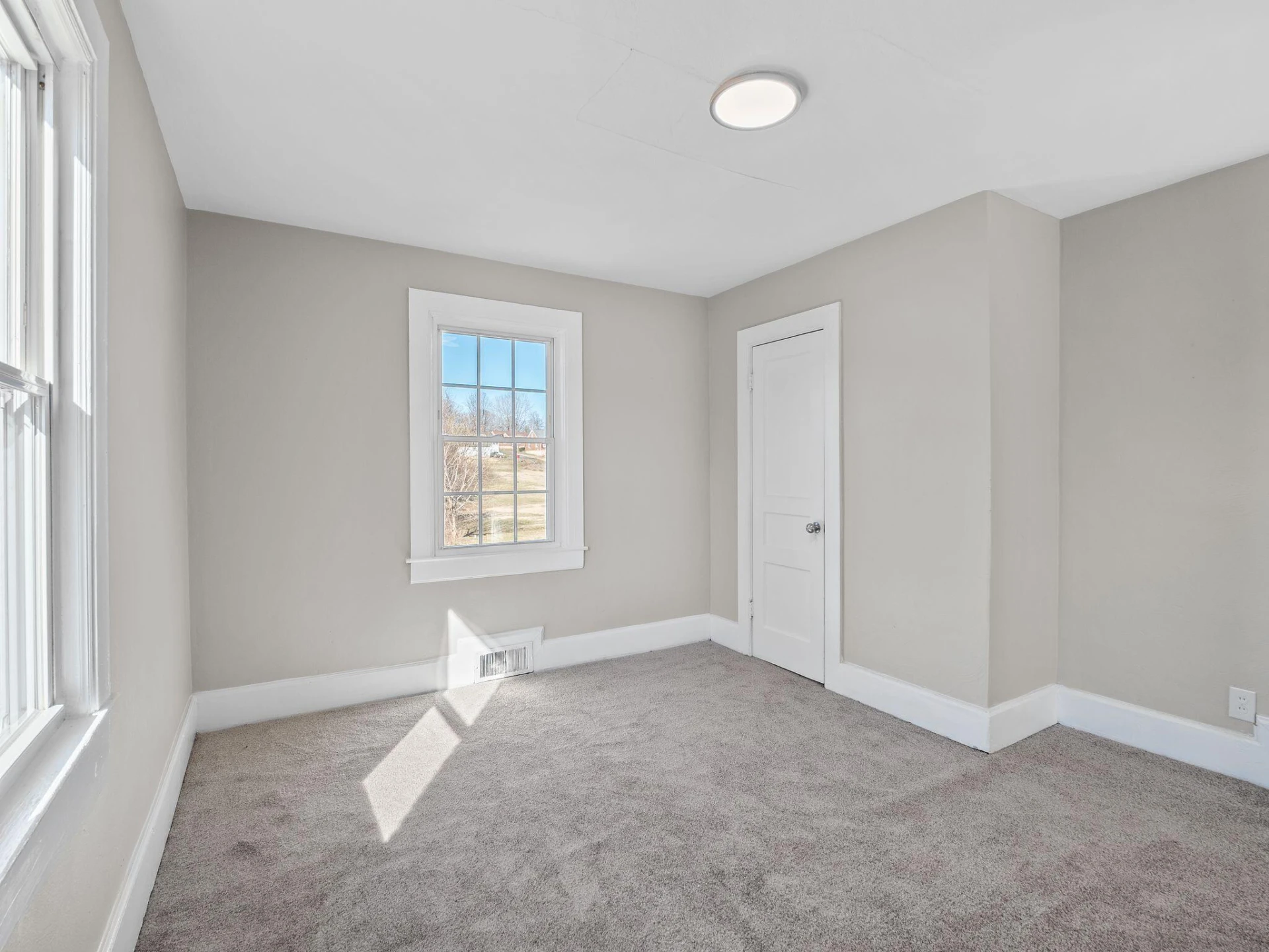 218 E John Redd BLVD - Photo 16