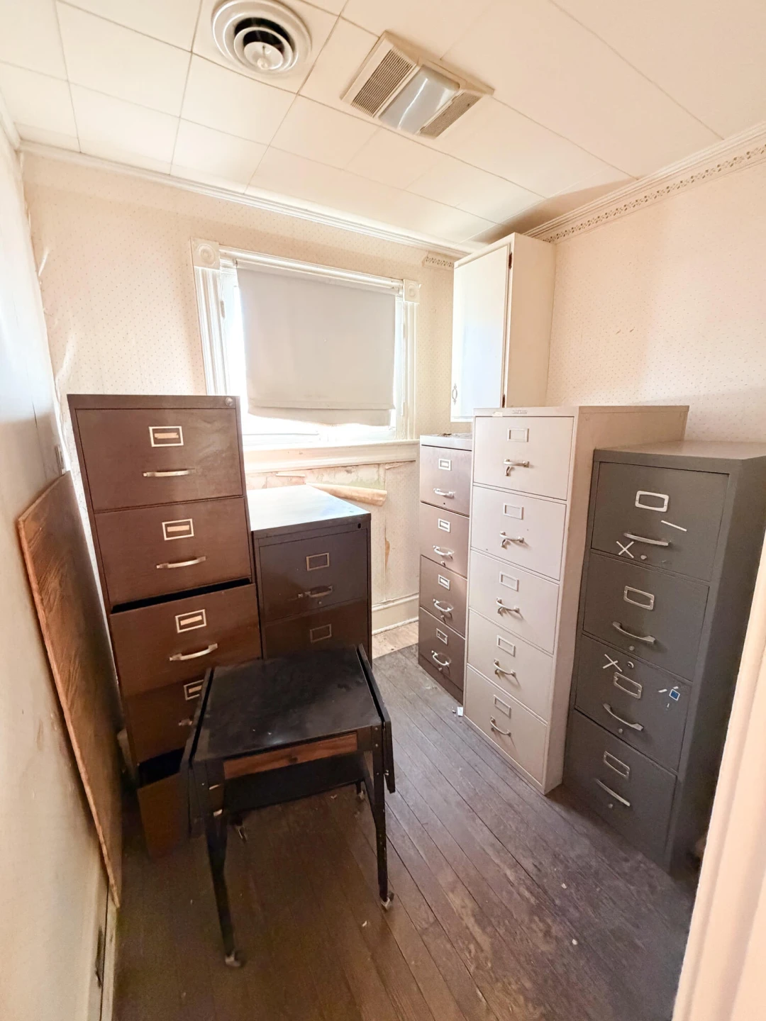 226 W Locust ST - Photo 31