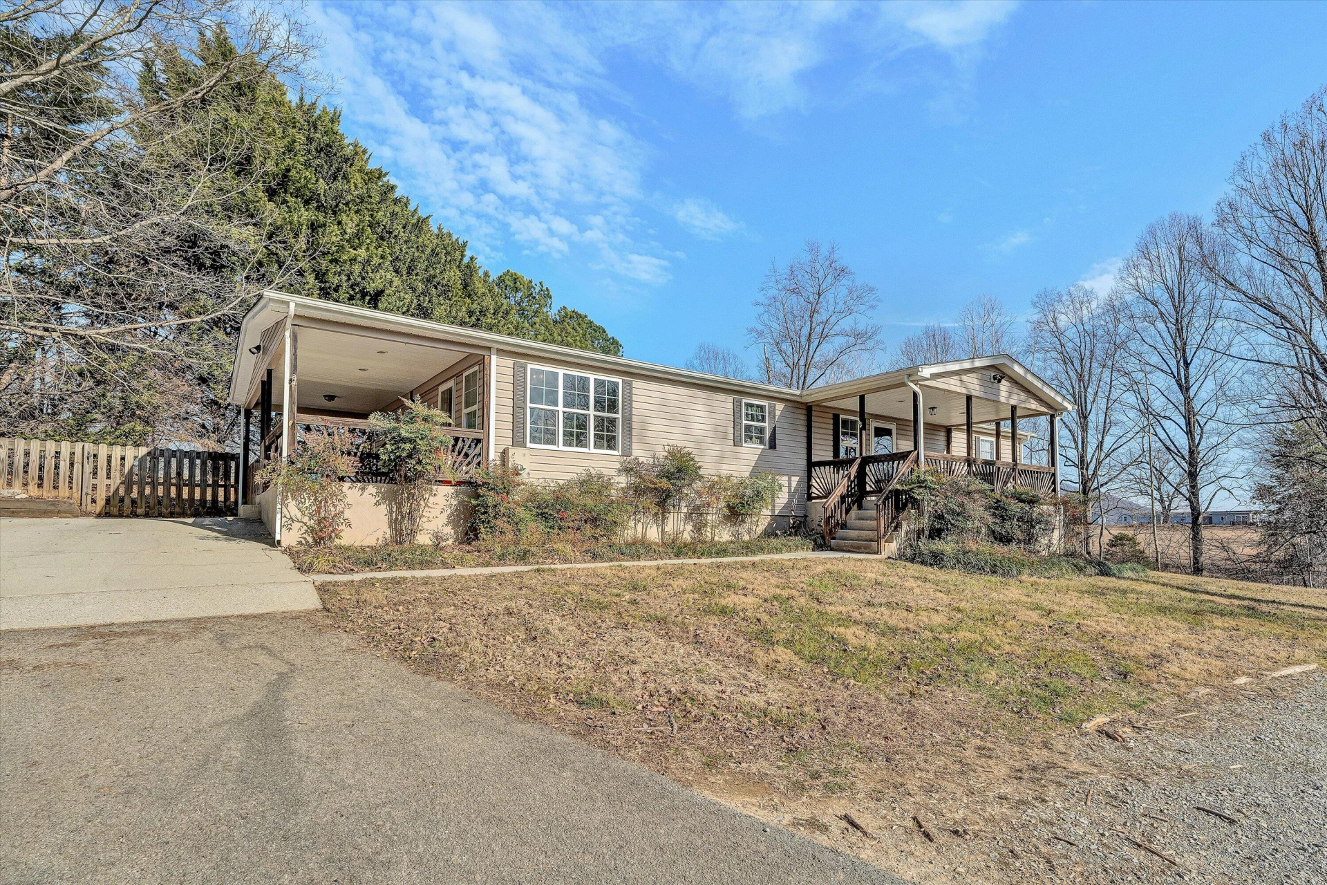 708 Mountain Meadow DR - Photo 4