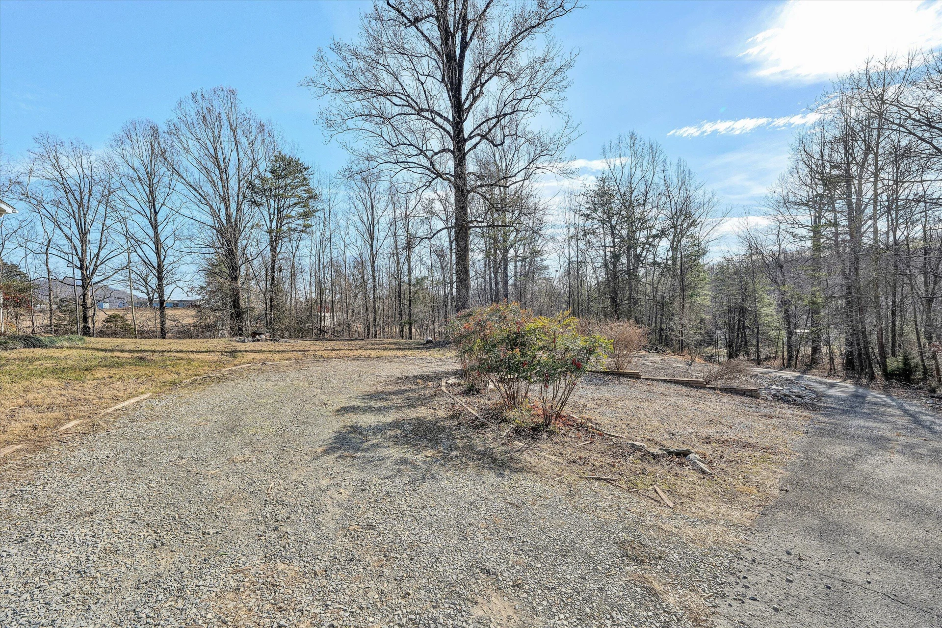 708 Mountain Meadow DR - Photo 32