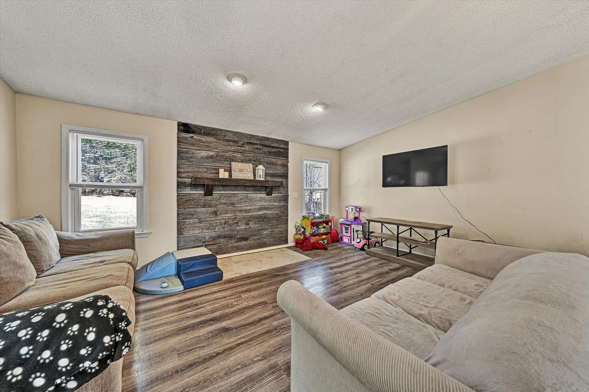 708 Mountain Meadow DR - Photo 8
