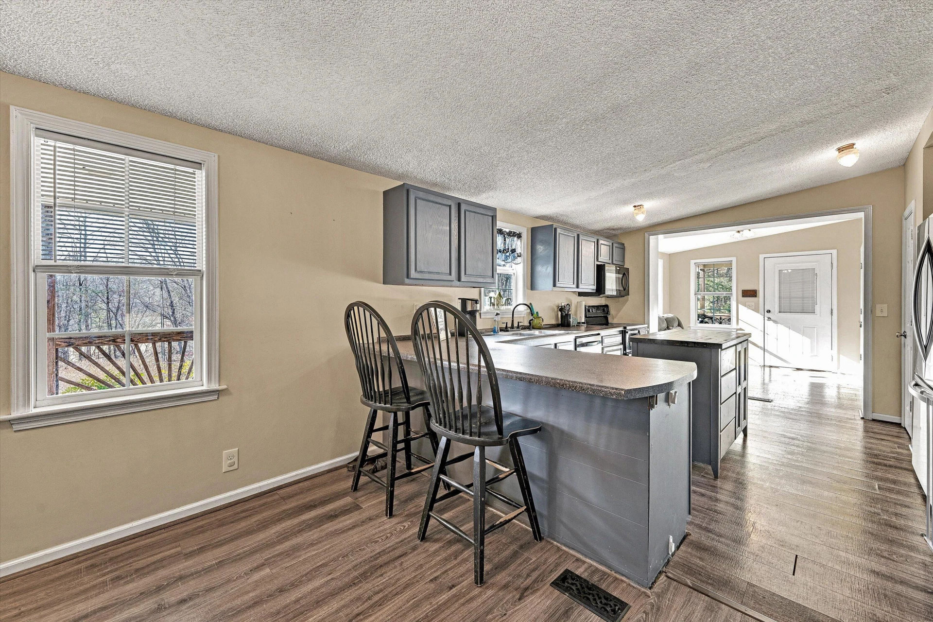 708 Mountain Meadow DR - Photo 10