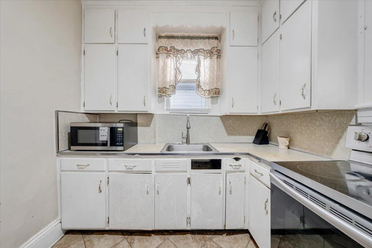 715 Highland AVE SE - Photo 16