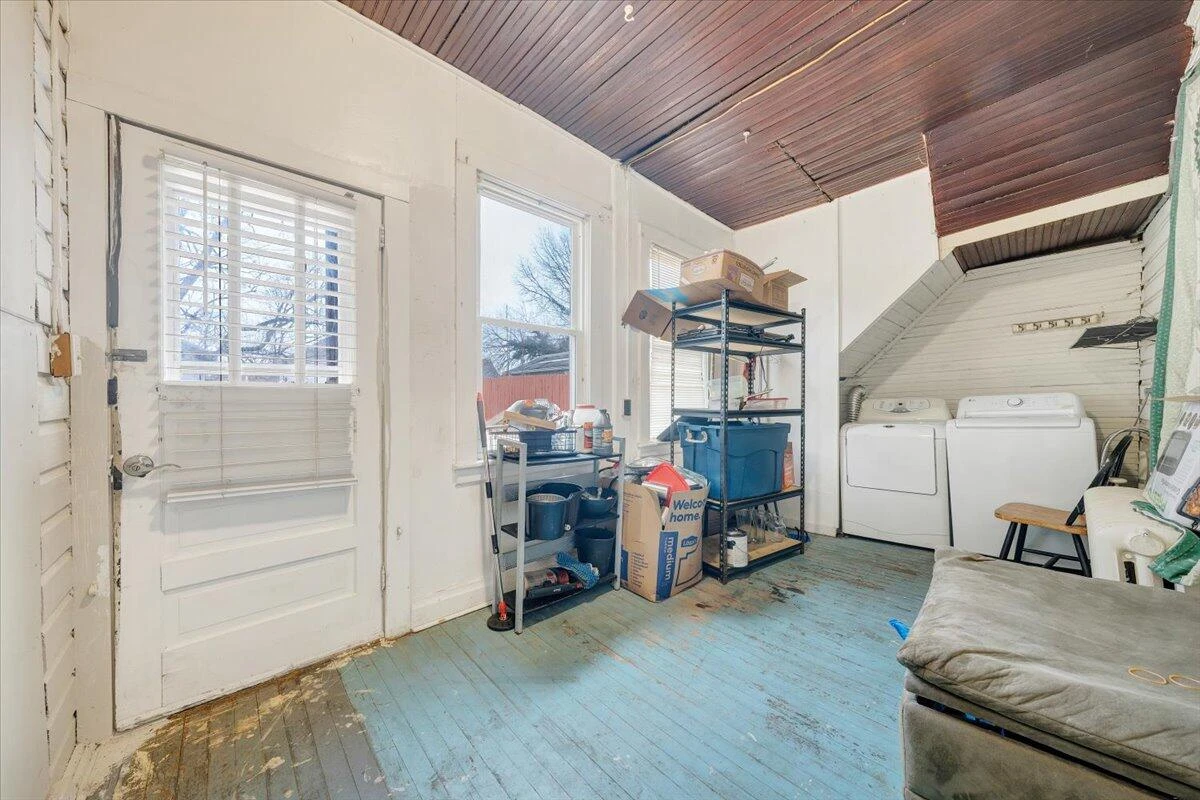 715 Highland AVE SE - Photo 19