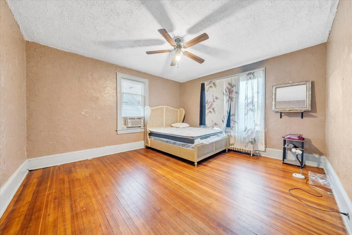 715 Highland AVE SE - Photo 26