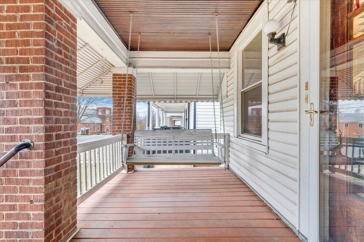 715 Highland AVE SE - Photo 3