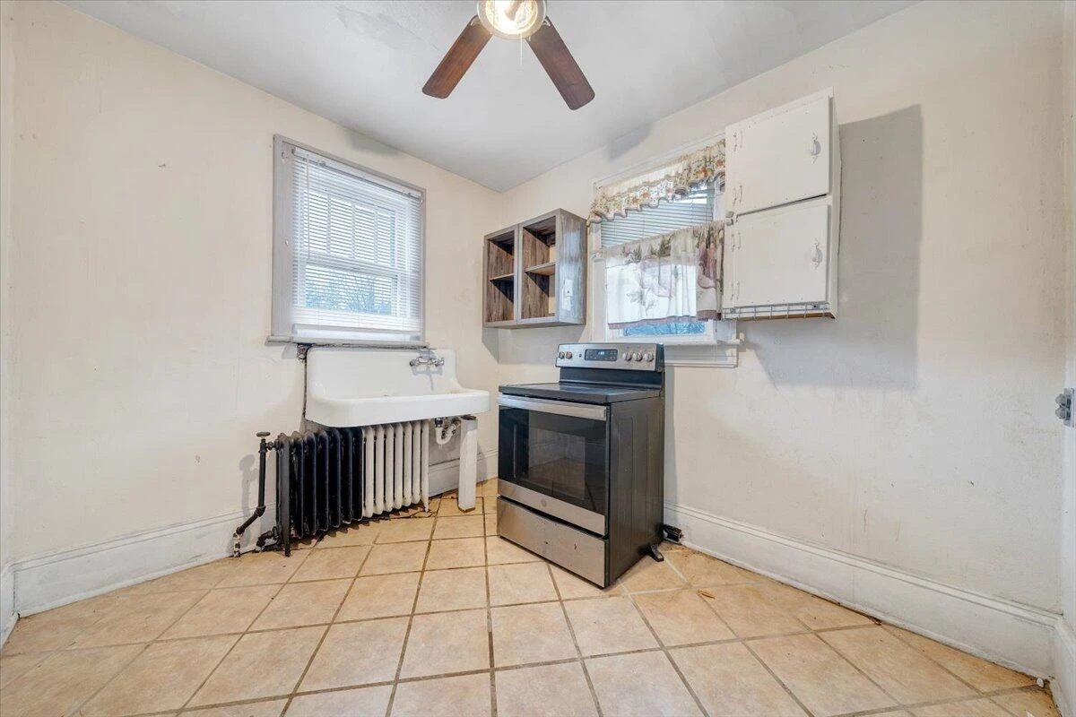 715 Highland AVE SE - Photo 34