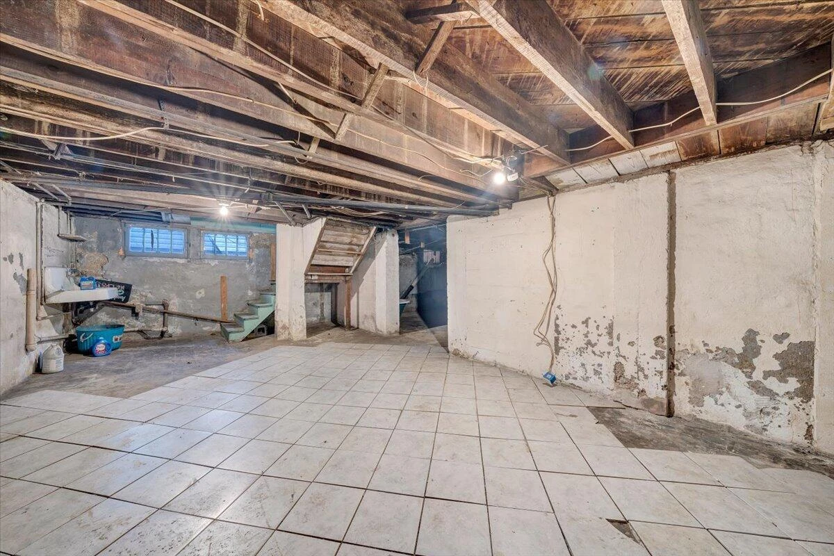 715 Highland AVE SE - Photo 40