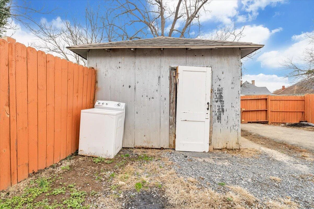 715 Highland AVE SE - Photo 42