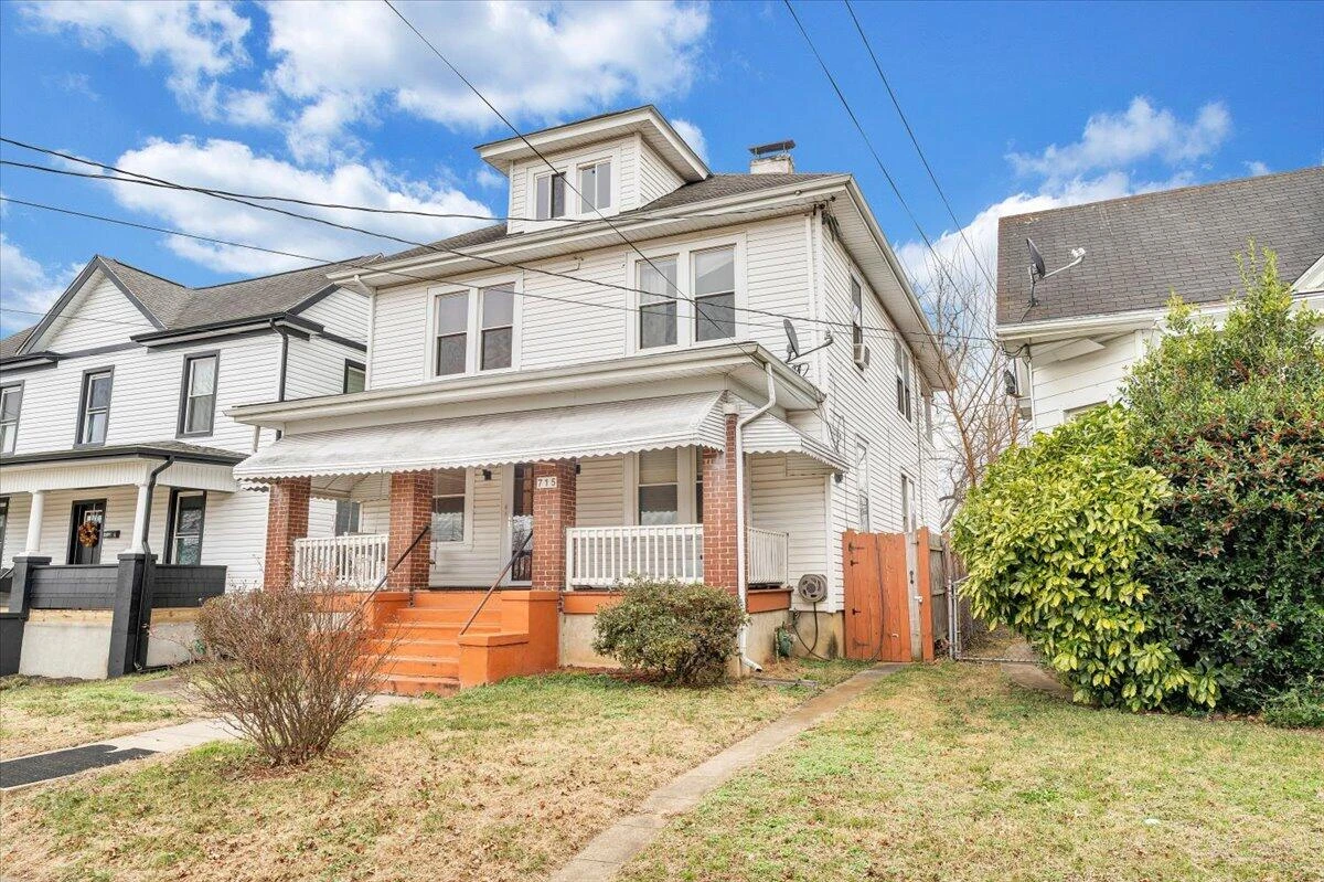 715 Highland AVE SE - Photo 49