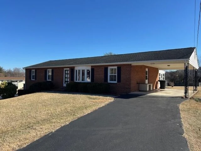 3519 McDaniel DR