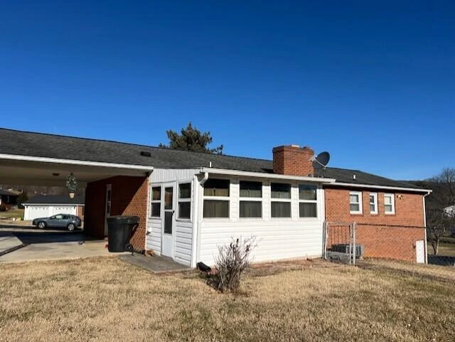 3519 McDaniel DR - Photo 3