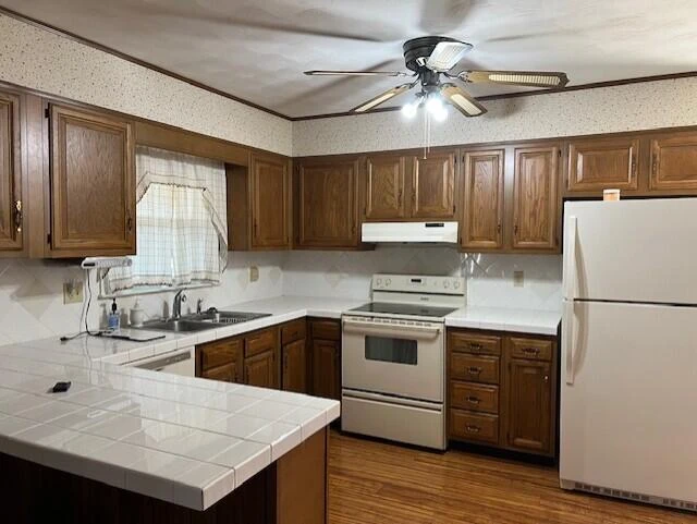 3519 McDaniel DR - Photo 5