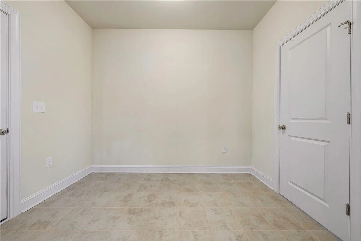 2812 Russlen DR - Photo 30