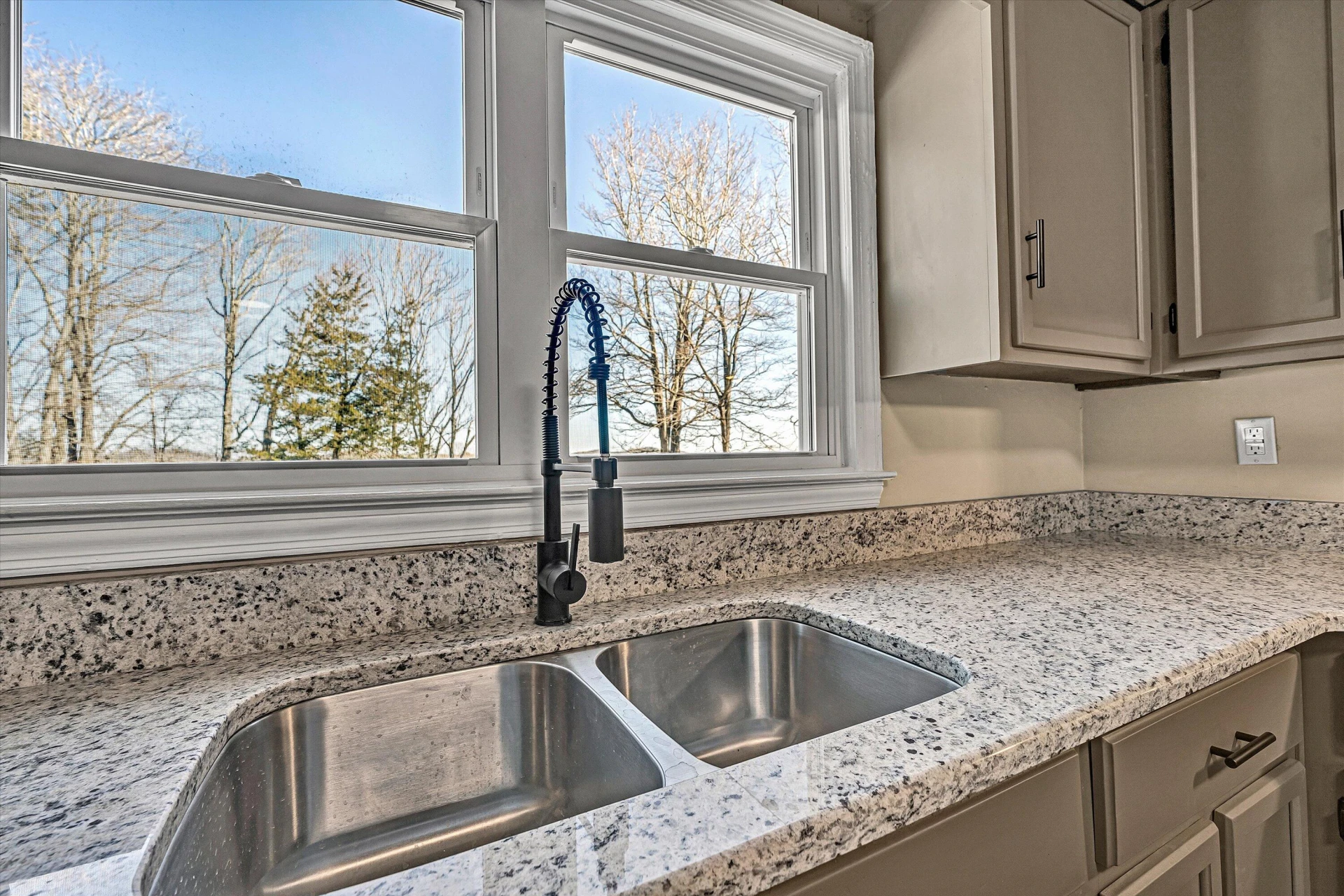 3160 SAWMILL RD - Photo 13