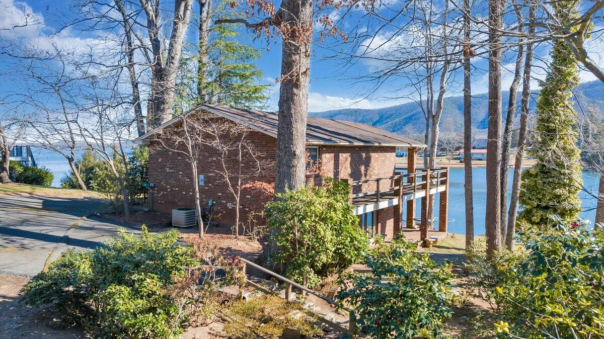 188 Hardy CT