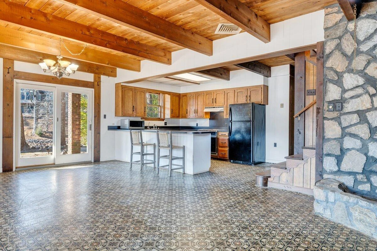 188 Hardy CT - Photo 12