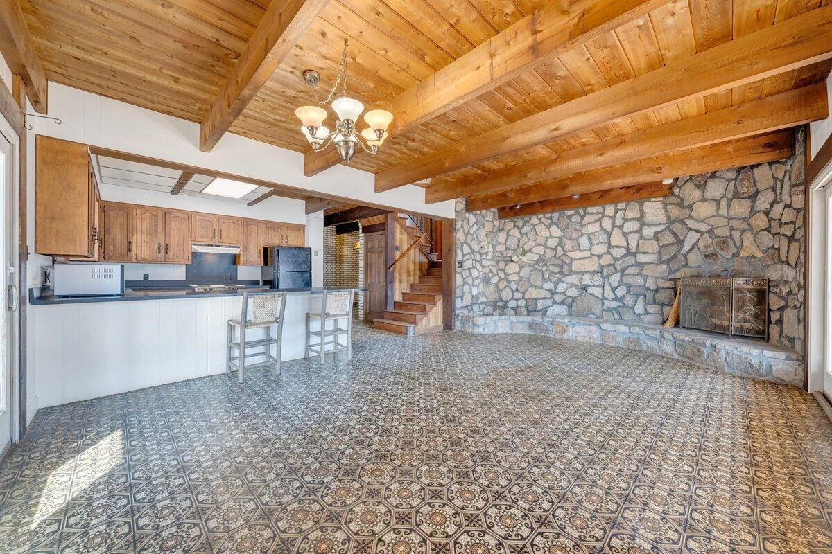 188 Hardy CT - Photo 15
