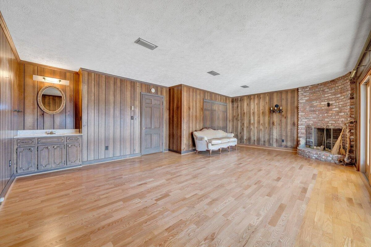 188 Hardy CT - Photo 48