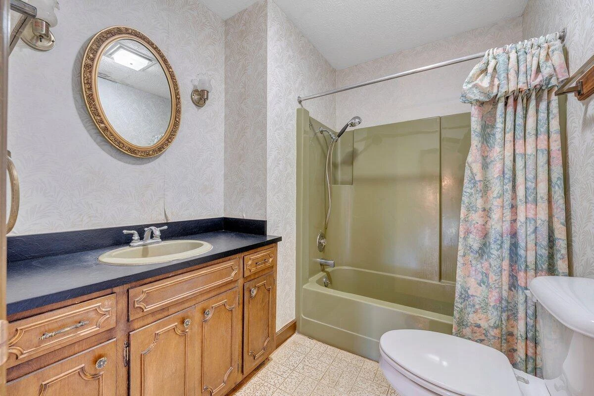 188 Hardy CT - Photo 51