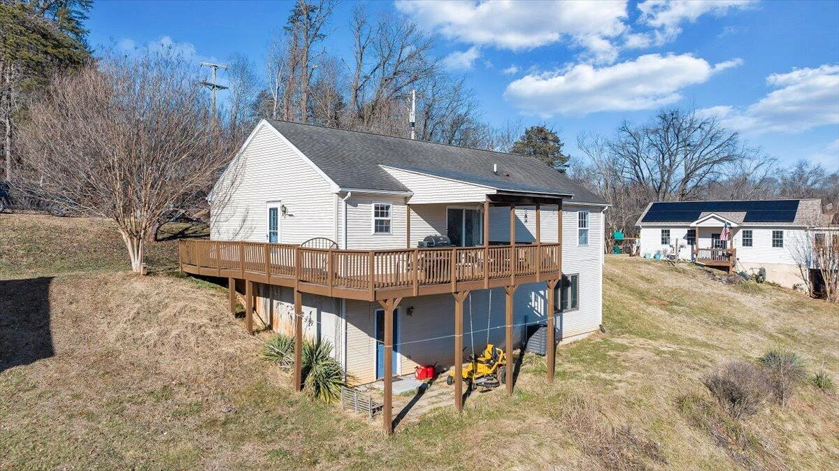 3416 Mount Pleasant BLVD - Photo 3