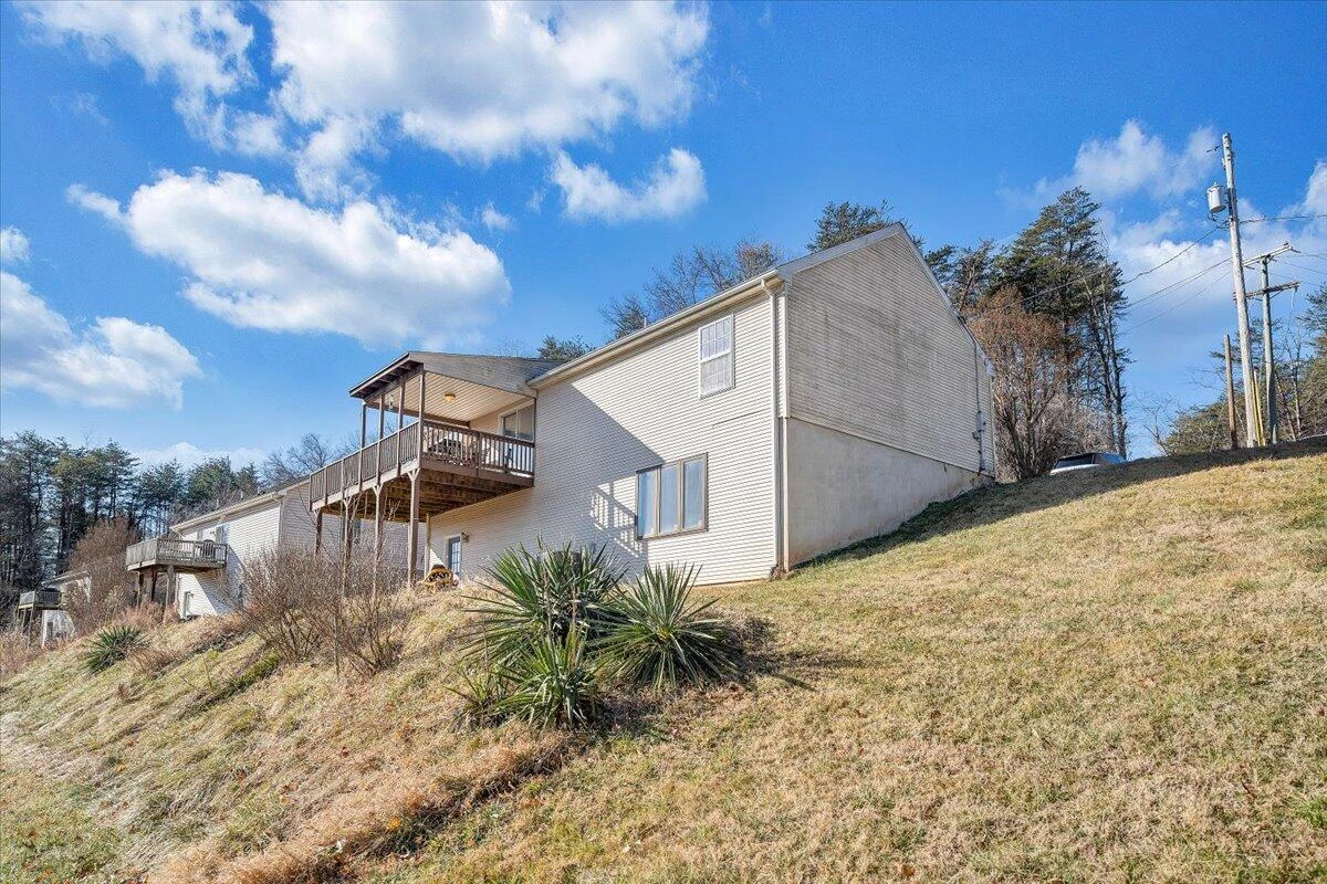 3416 Mount Pleasant BLVD - Photo 47