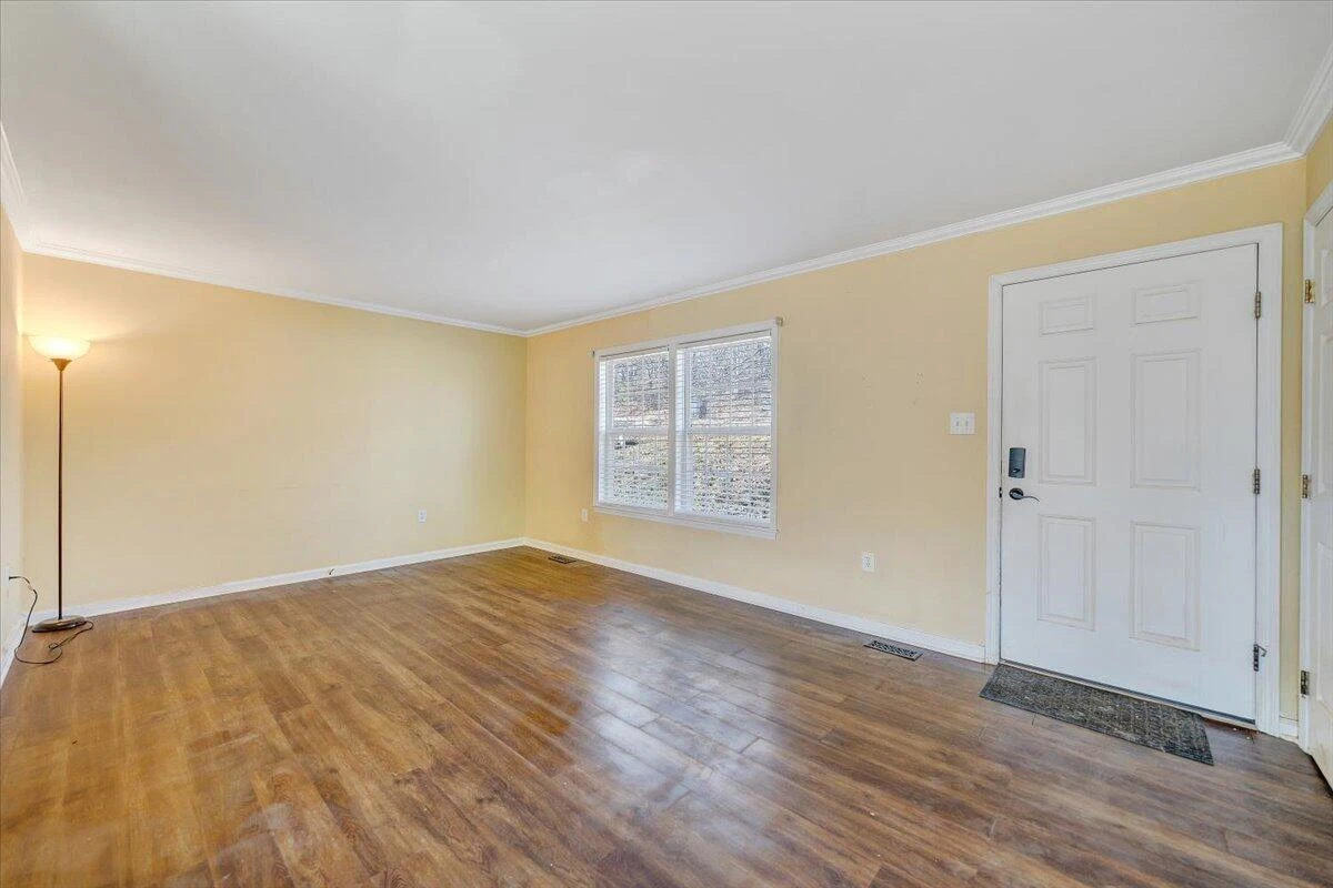 3416 Mount Pleasant BLVD - Photo 6