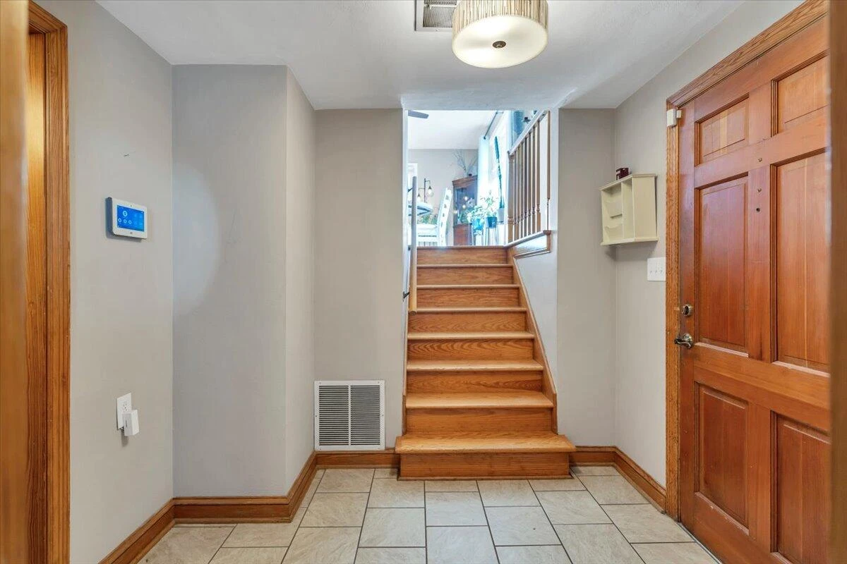 1511 W Carrollton AVE - Photo 2