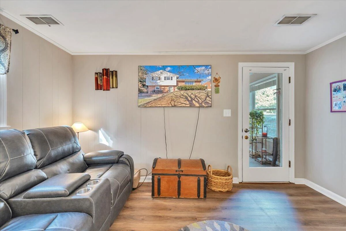 1511 W Carrollton AVE - Photo 6