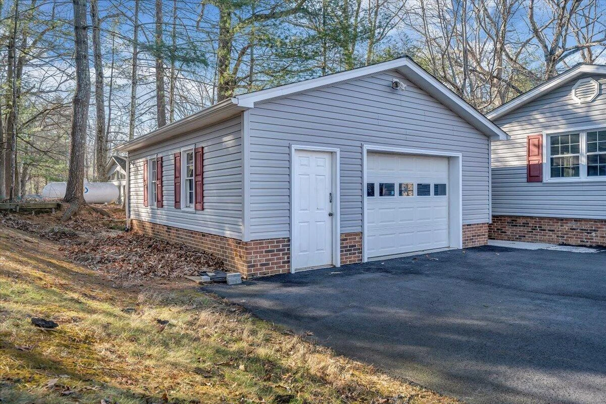 105 Forest Hill LN - Photo 29