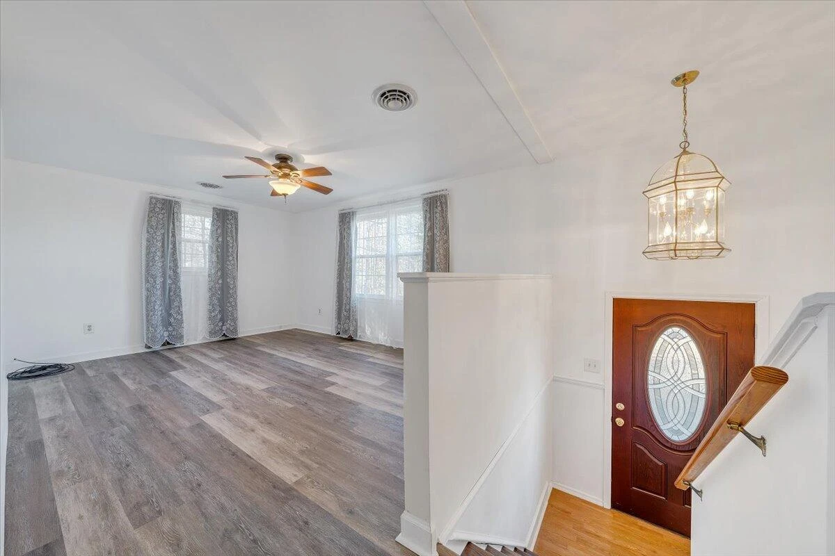 105 Forest Hill LN - Photo 4