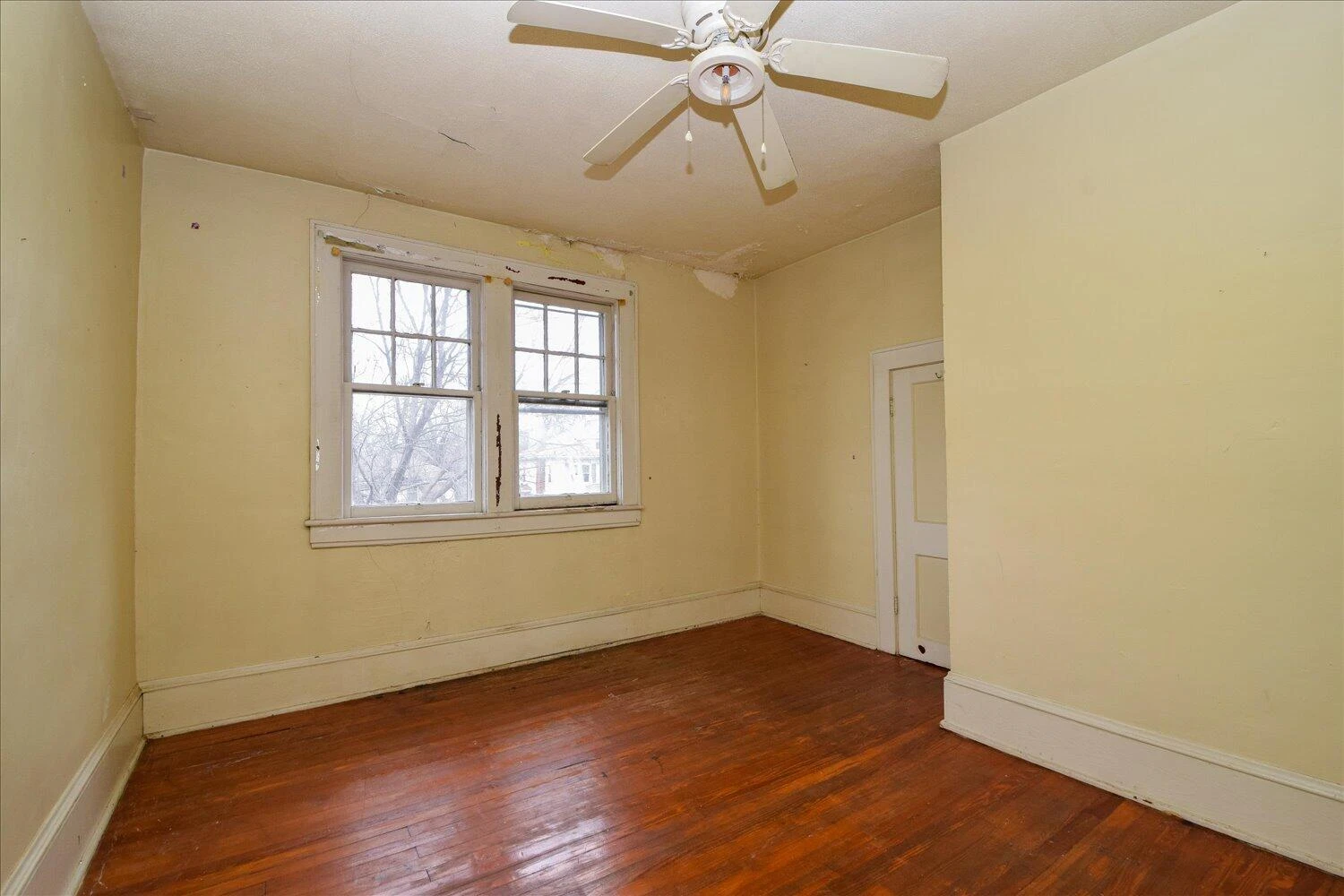 915 Lafayette BLVD NW - Photo 14