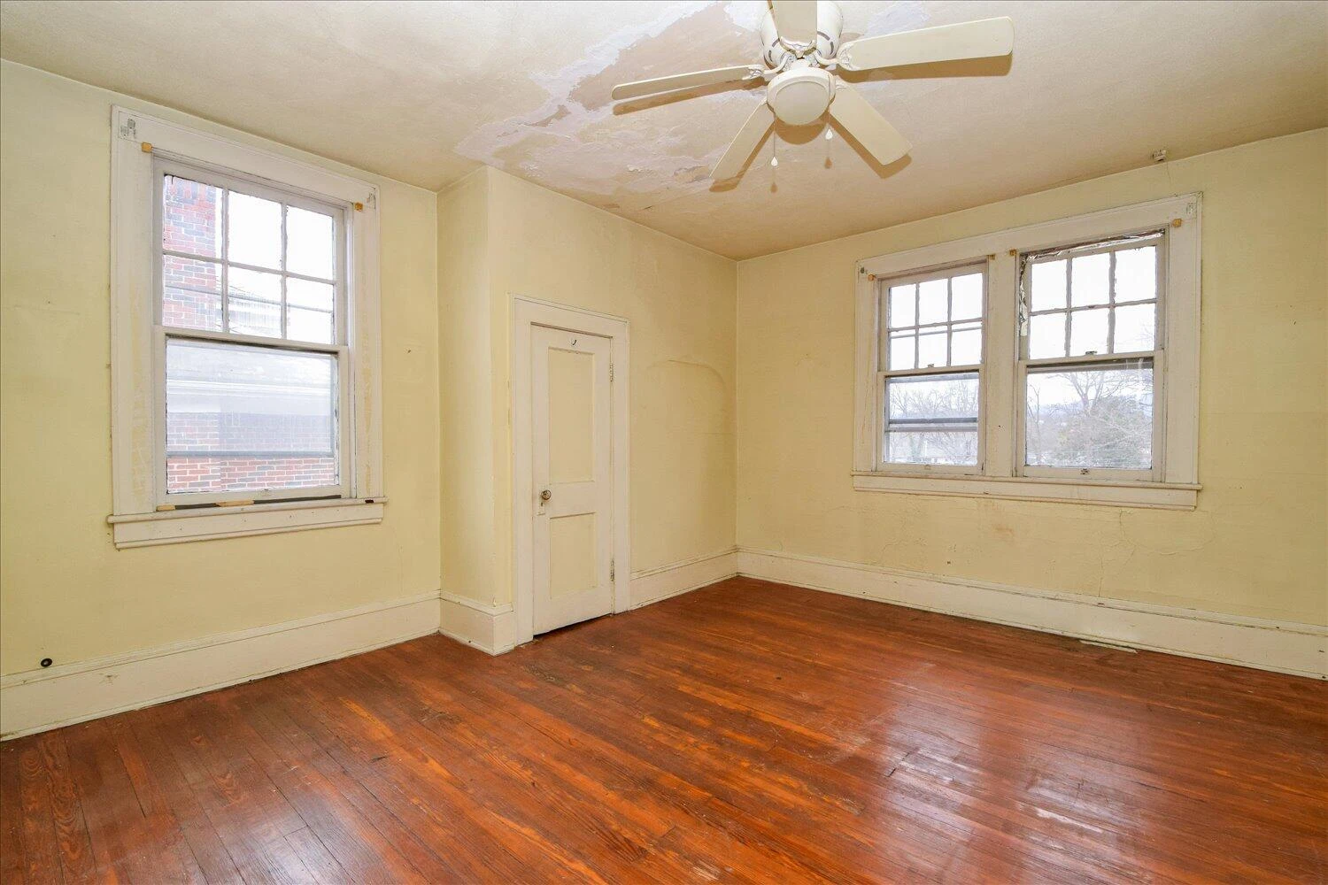 915 Lafayette BLVD NW - Photo 15
