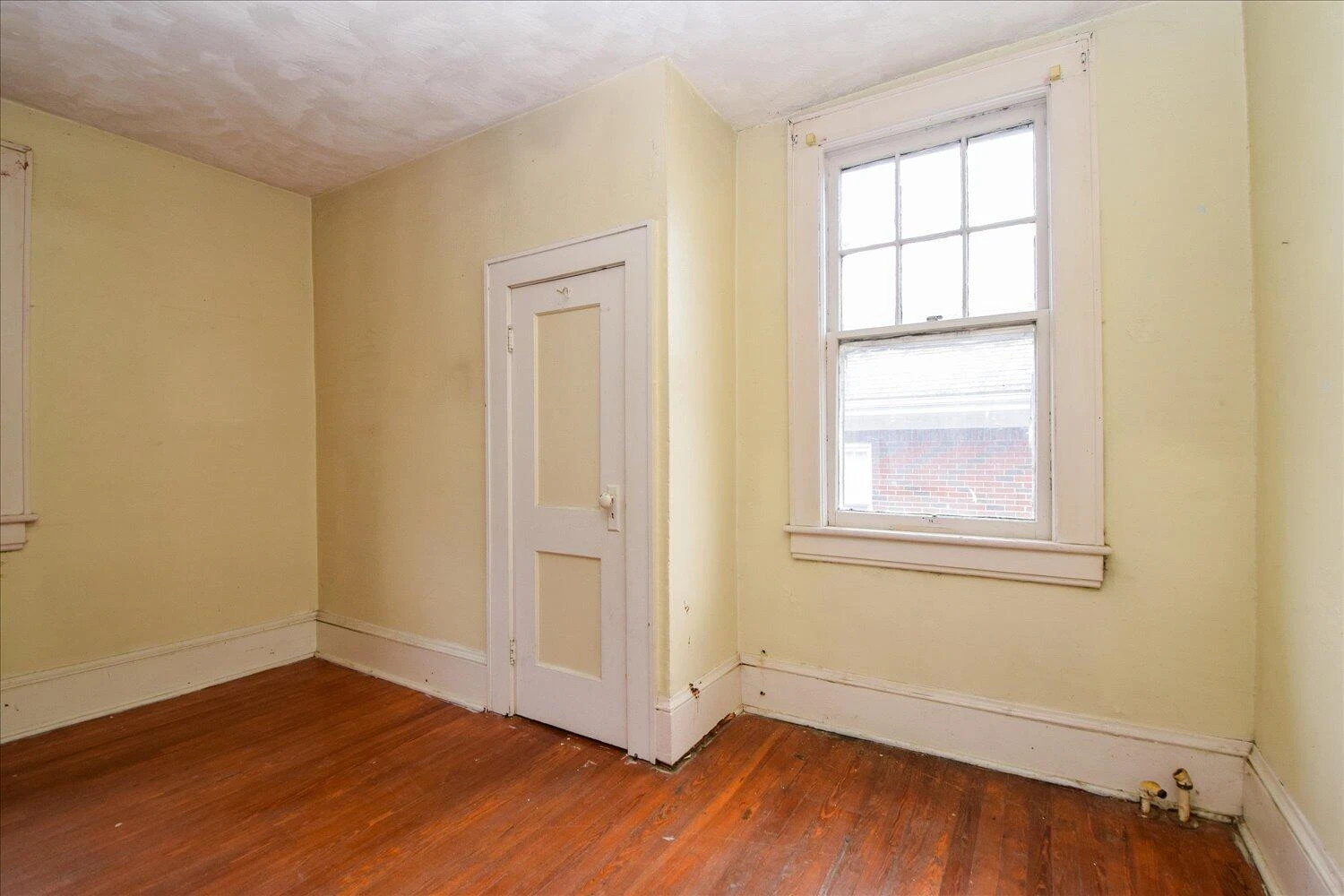 915 Lafayette BLVD NW - Photo 16