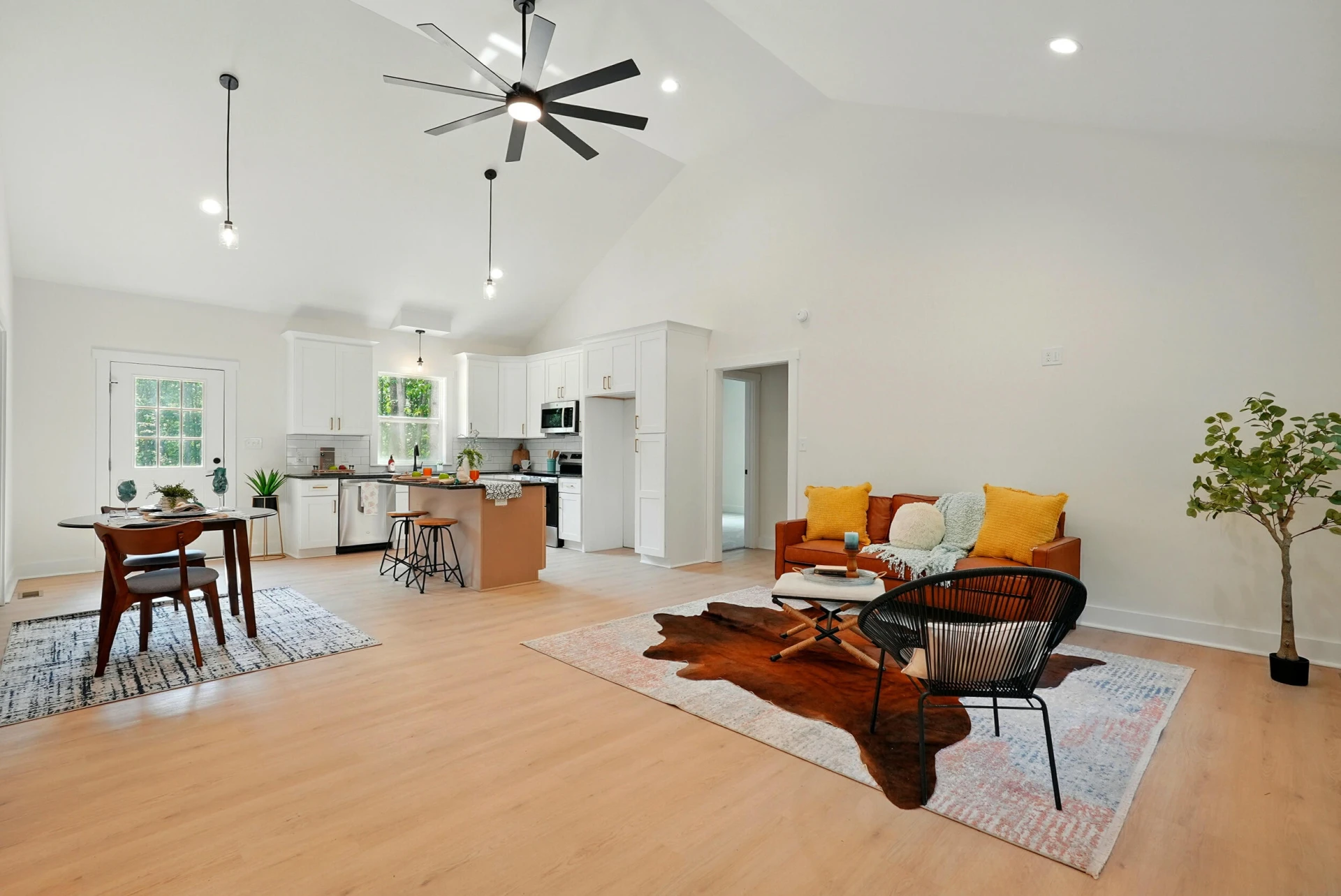 3006 Wilson ST - Photo 2