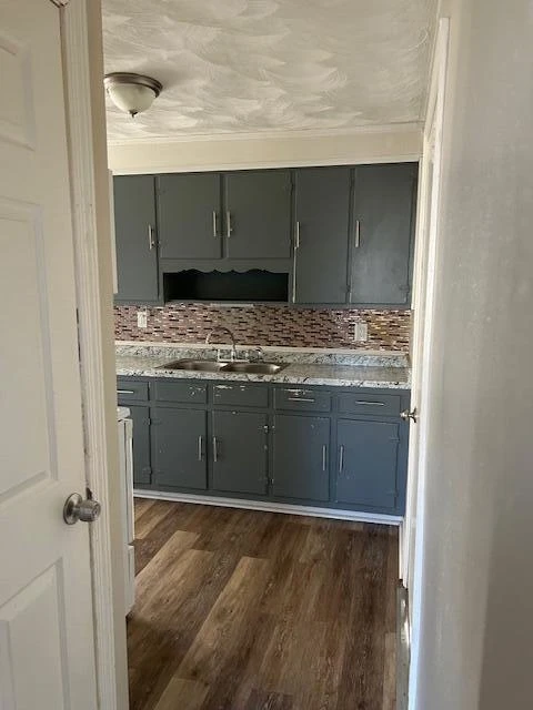 726 Elizabeth AVE - Photo 3