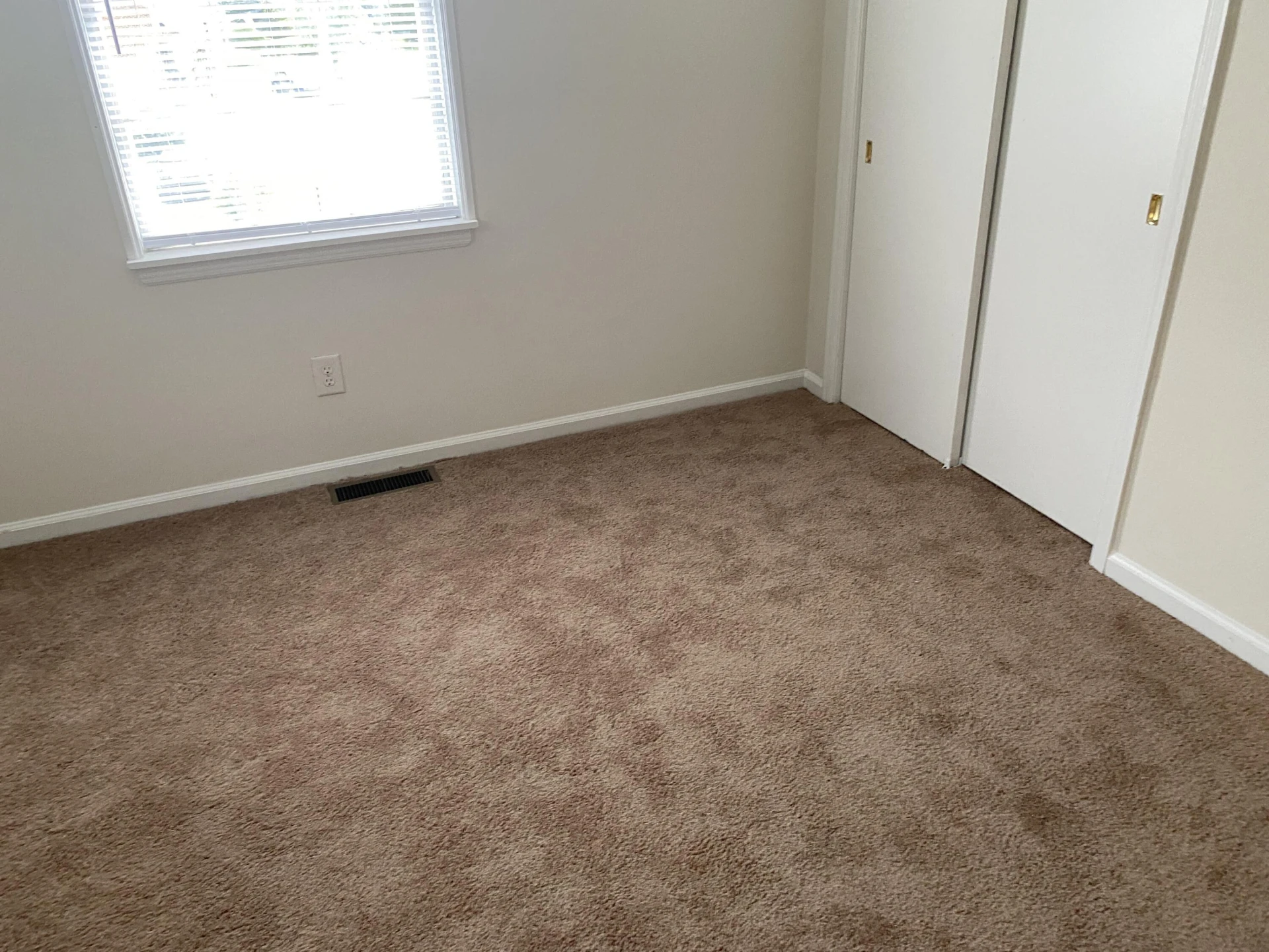 330 Maddock AVE NE - Photo 15
