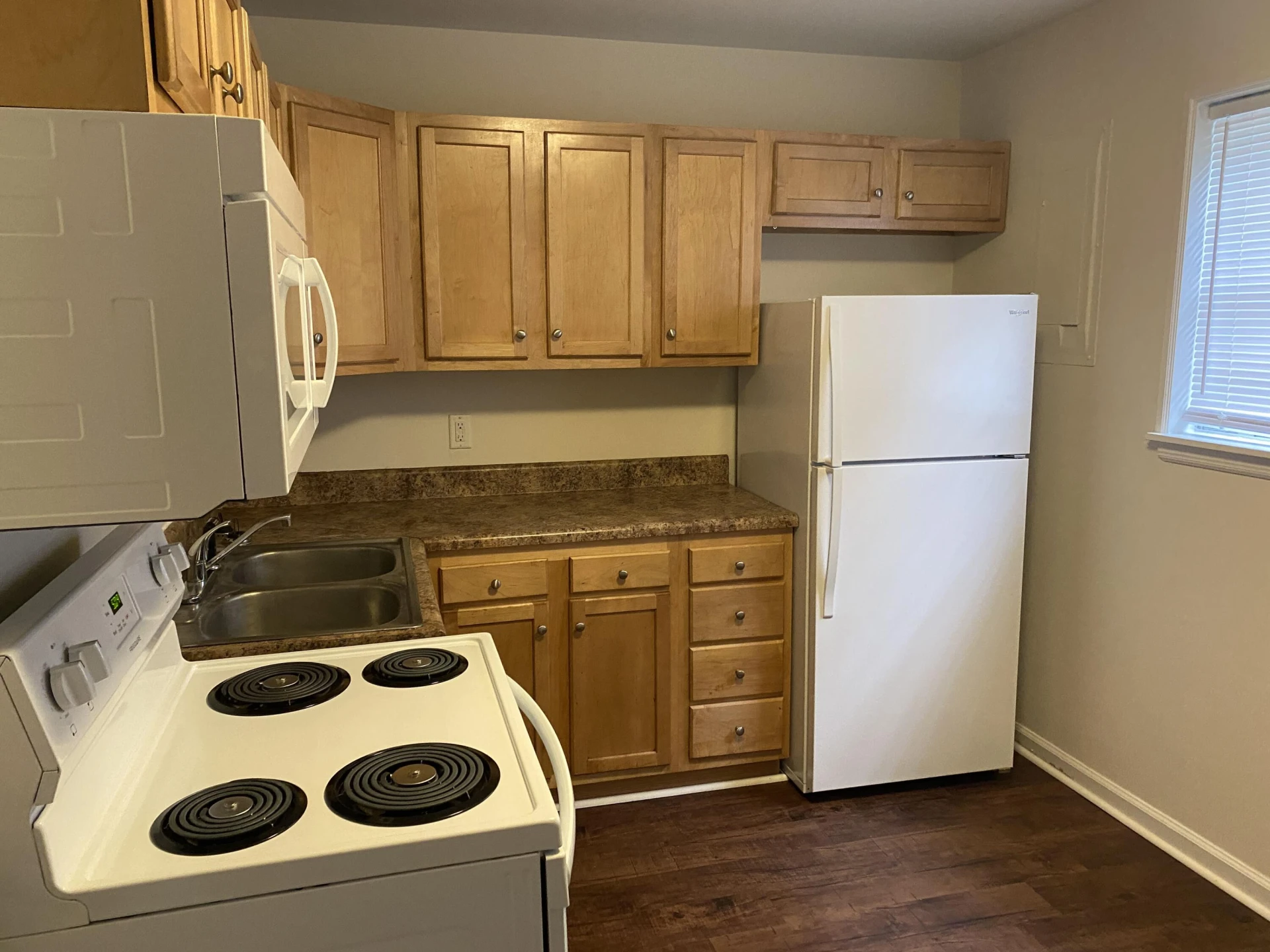 330 Maddock AVE NE - Photo 22