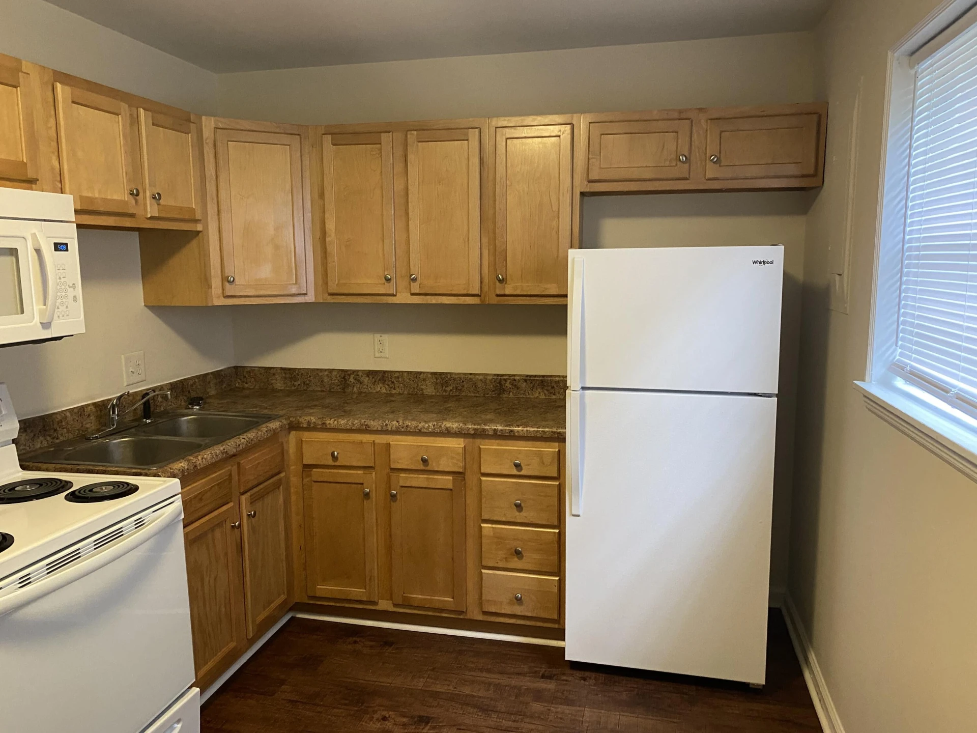 330 Maddock AVE NE - Photo 23