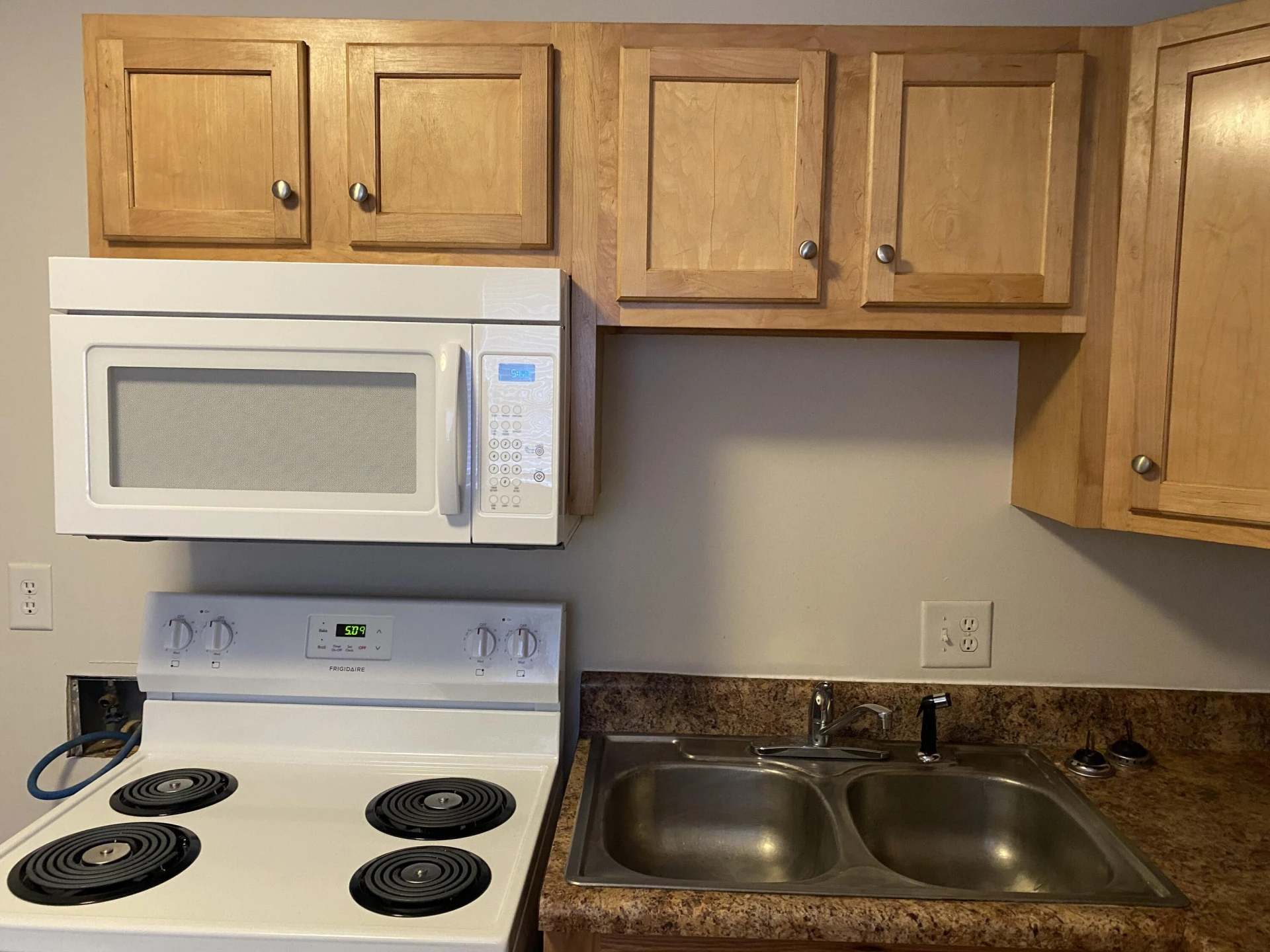 330 Maddock AVE NE - Photo 26