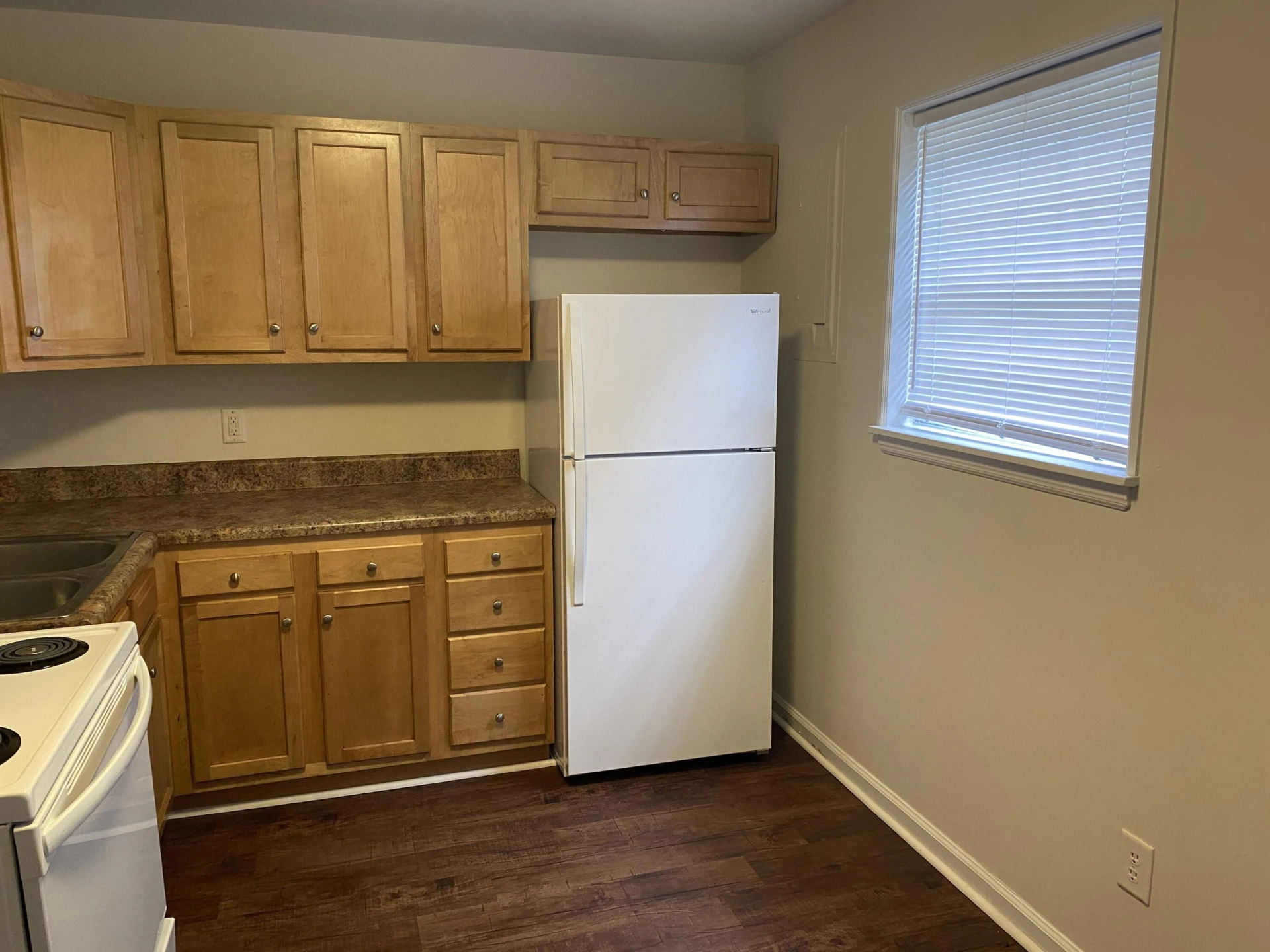 330 Maddock AVE NE - Photo 27
