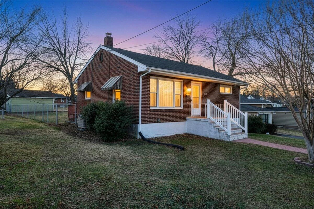 2346 Berkley AVE SW