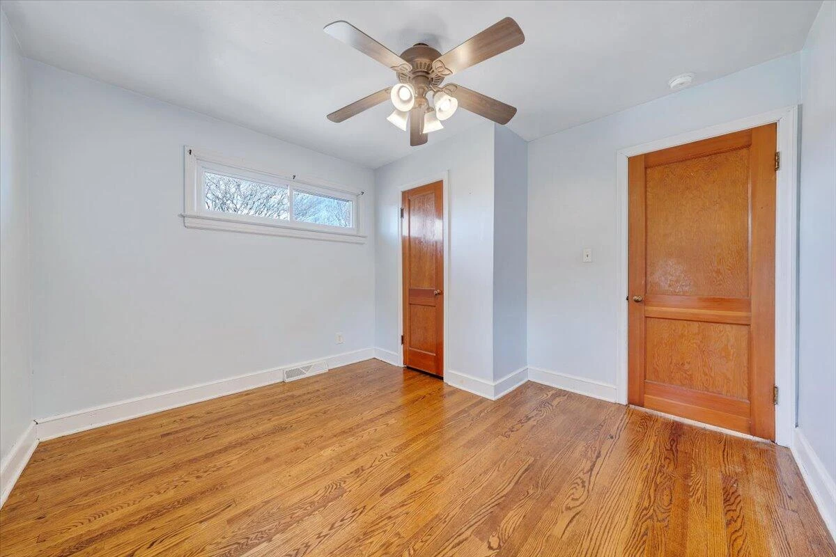 2346 Berkley AVE SW - Photo 12