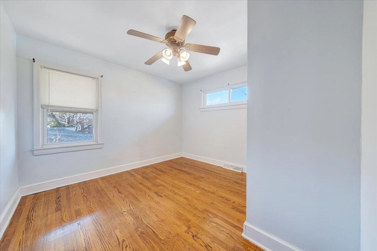 2346 Berkley AVE SW - Photo 13