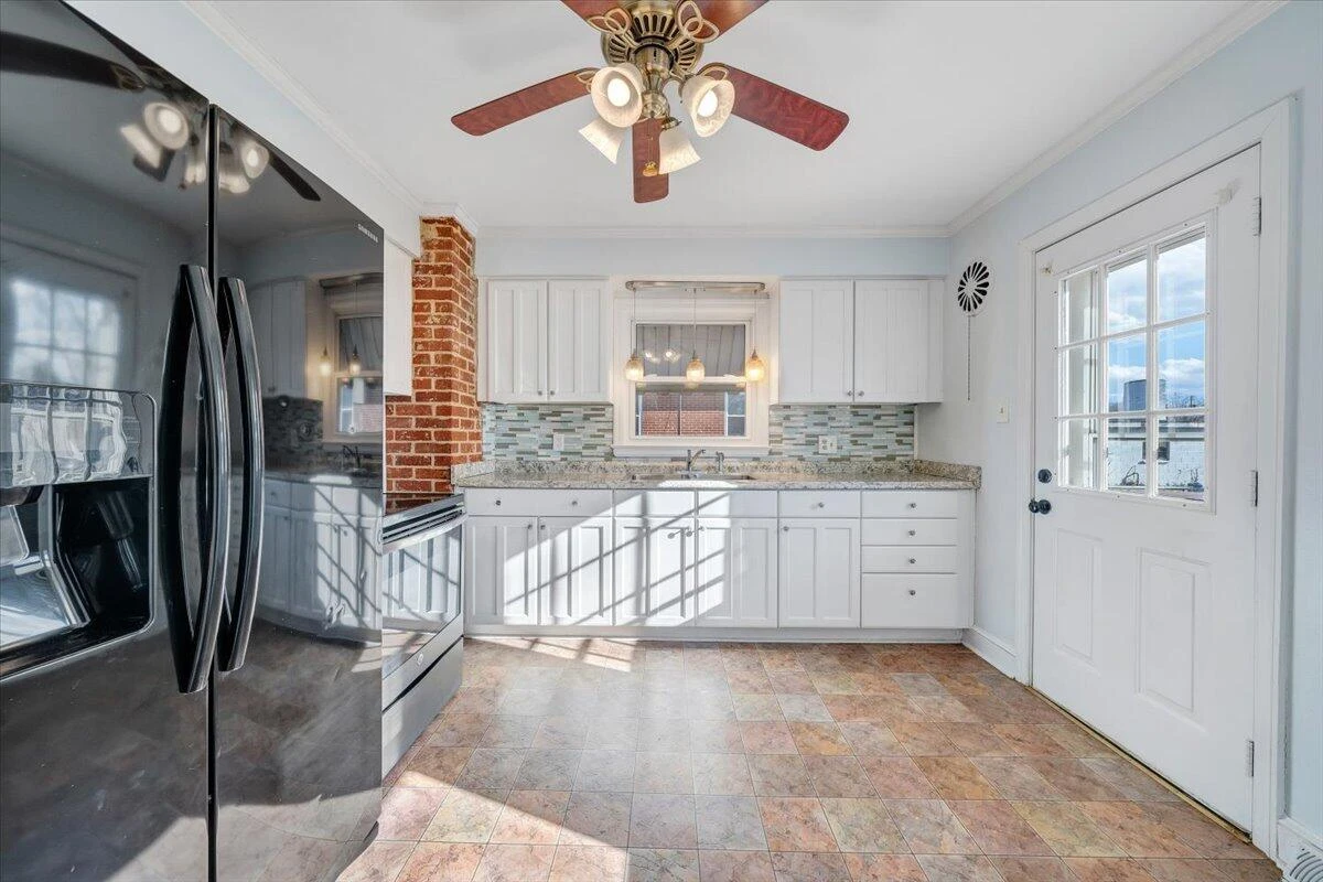 2346 Berkley AVE SW - Photo 15